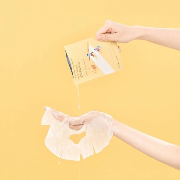 Освітлююча тканинна маска з вітаміном C та ніацинамідом ROUND LAB Vita Niacinamide Dark Spot Serum Mask, 20 мл 8809962540768 фото